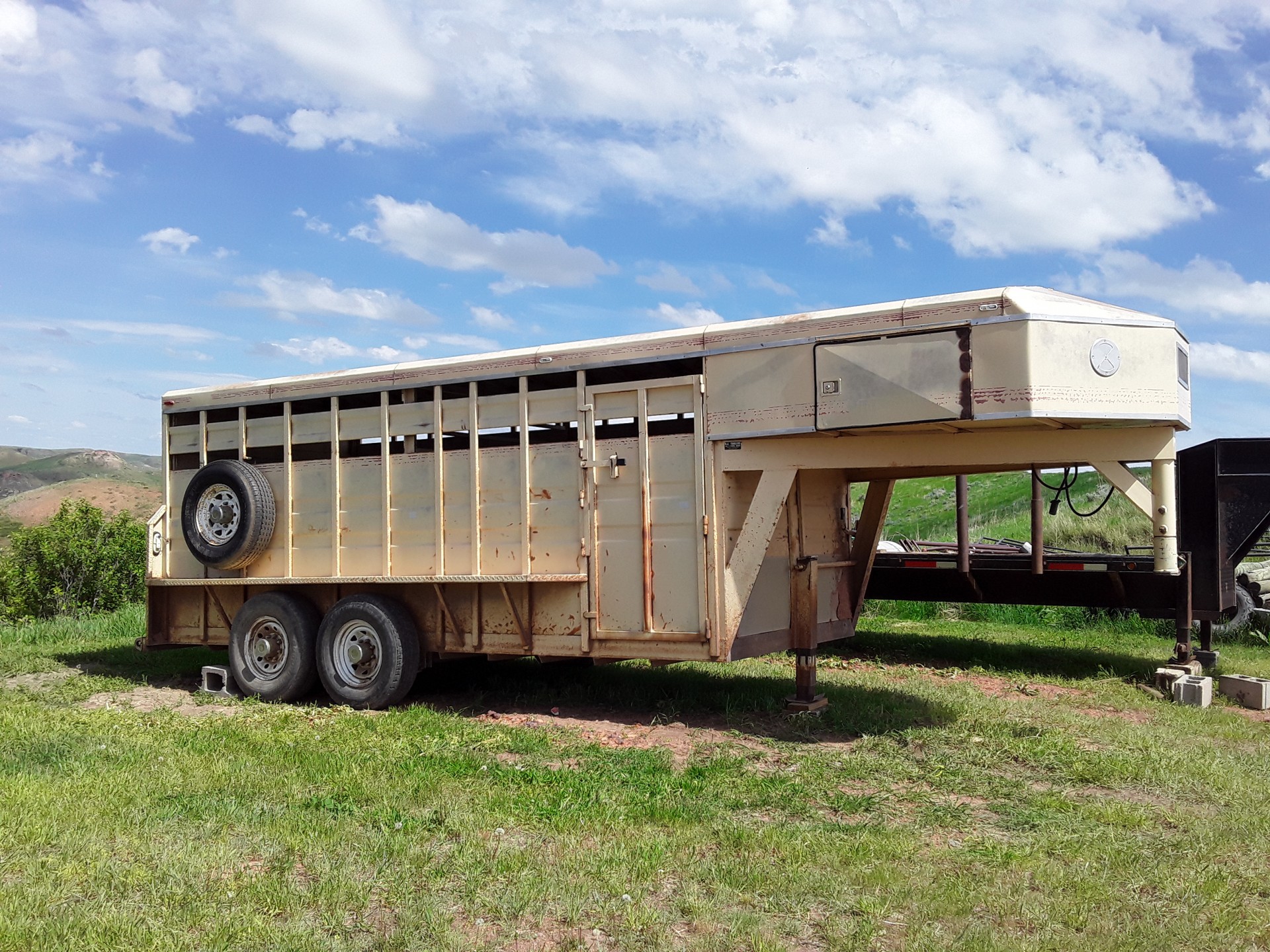 Used Livestock Trailers for Sale on Craigslist - wide 1