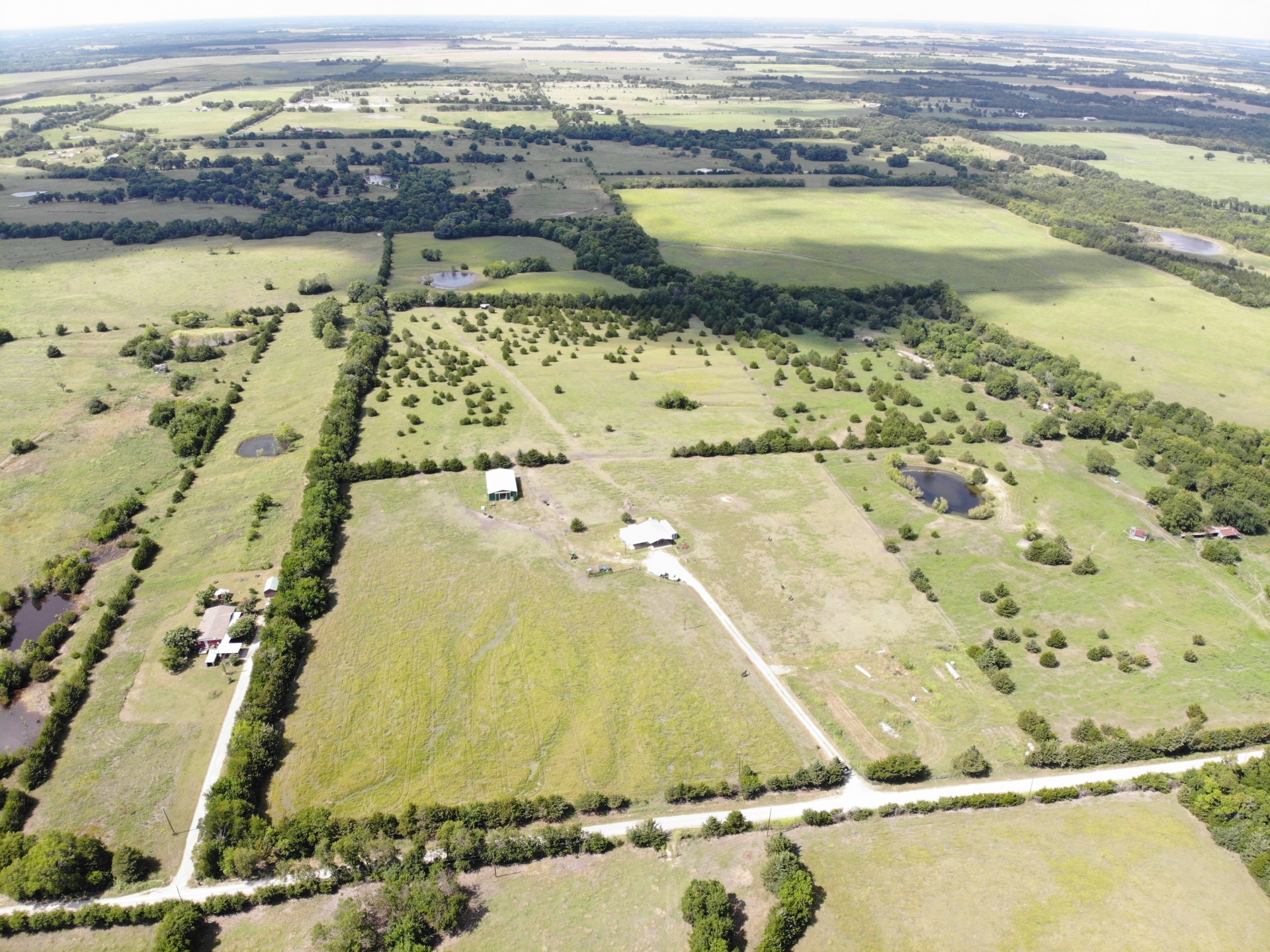 93-acres-outstanding-ranch-property-with-barn-north-texas