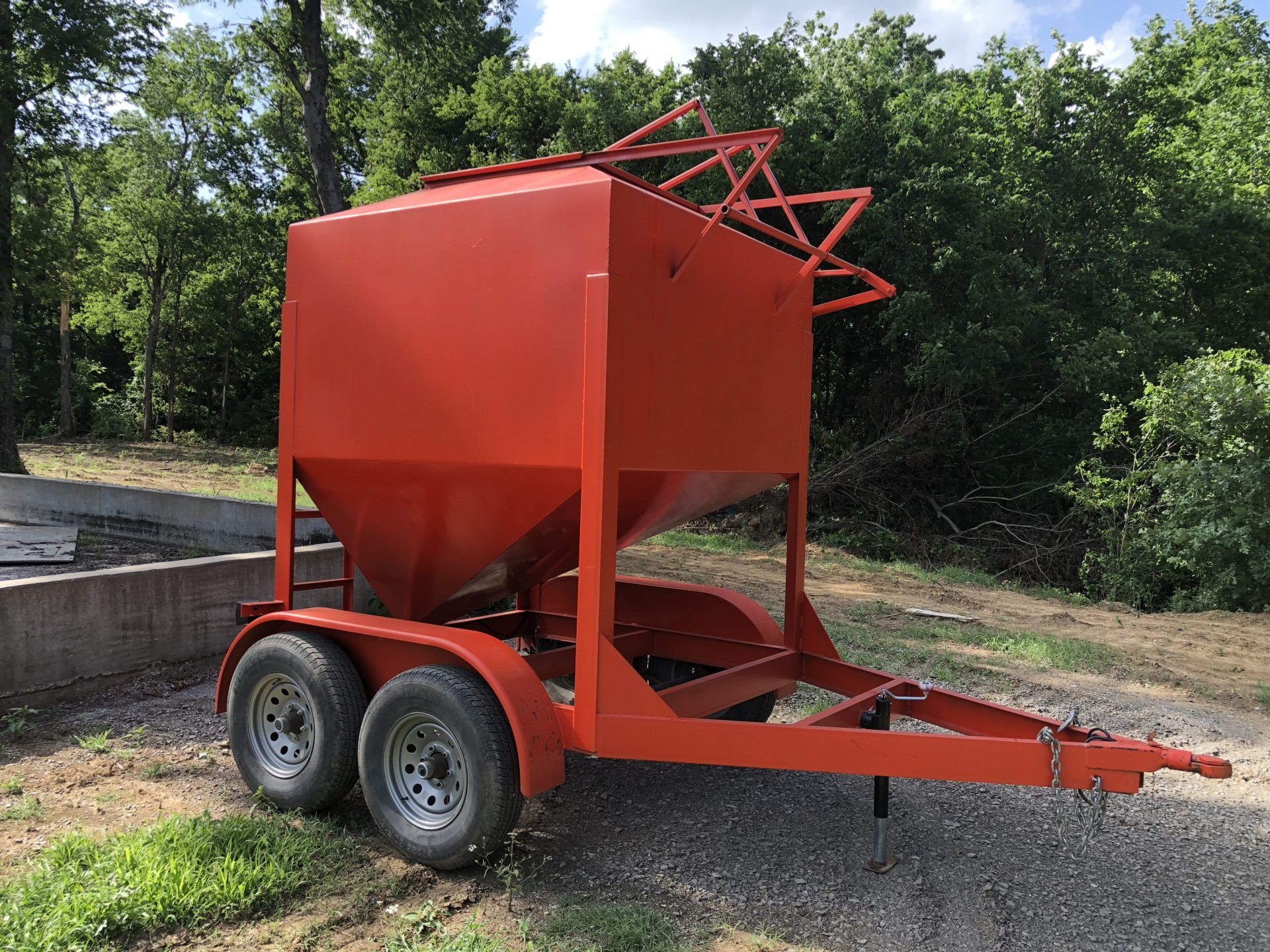 Tuff-Totr 3 Ton Feed Bin Trailer