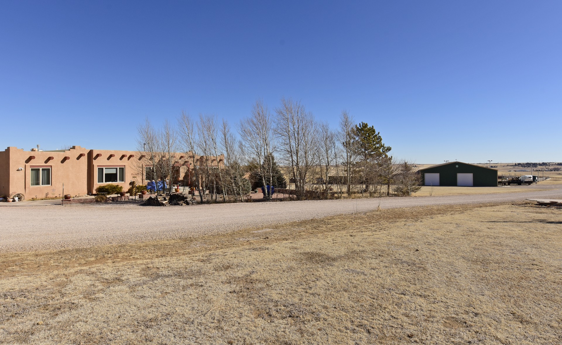 35 Acres House, barns, apartment, riding & roping arenas Colorado