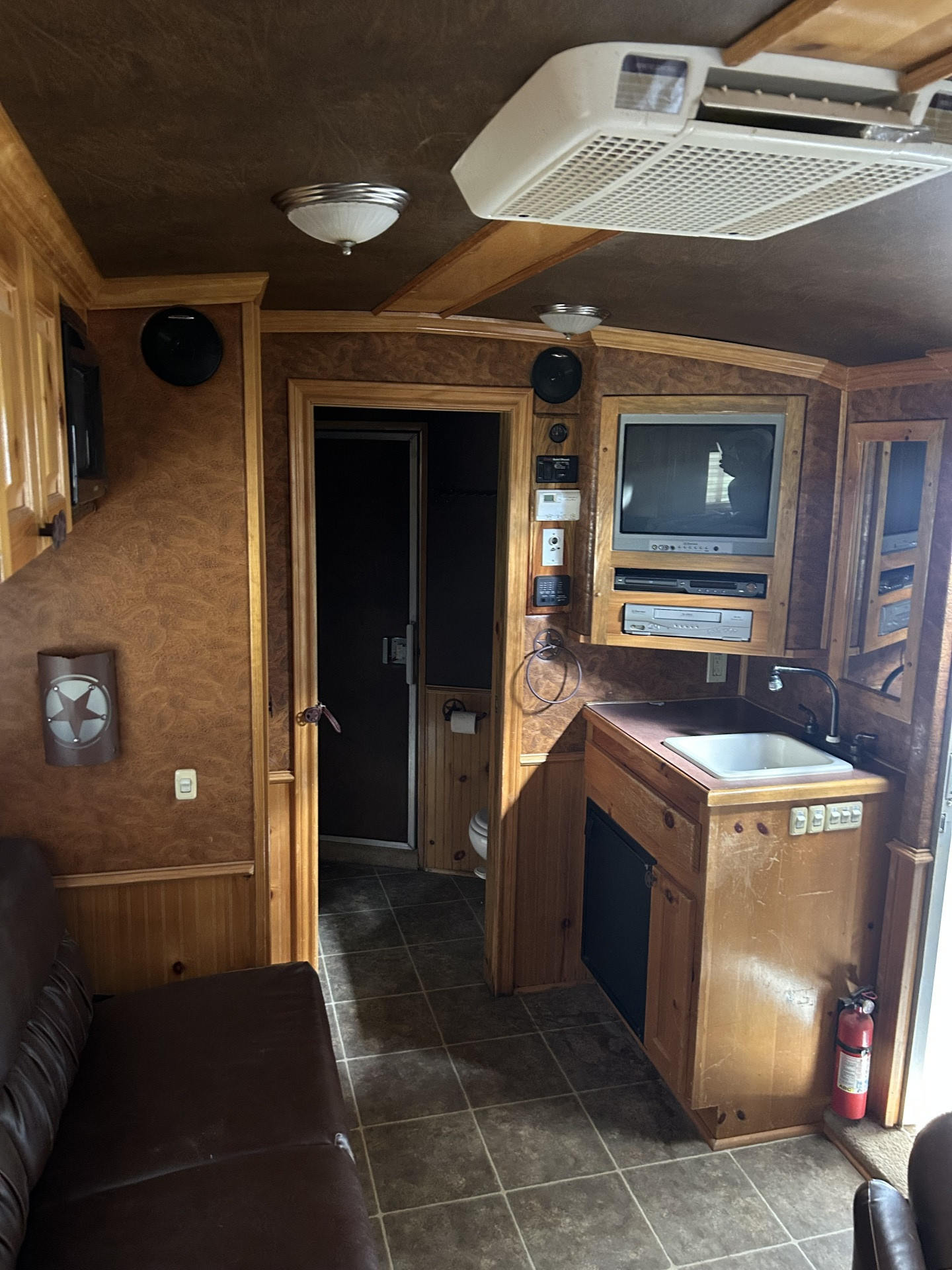 2005 Platinum Coach 3 horse